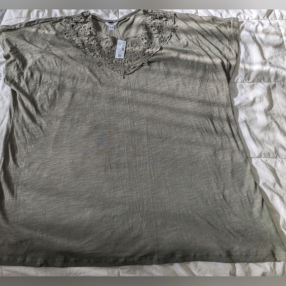 NWT Sage Green, dolman sleeve, lace front tee - Picture 6 of 11